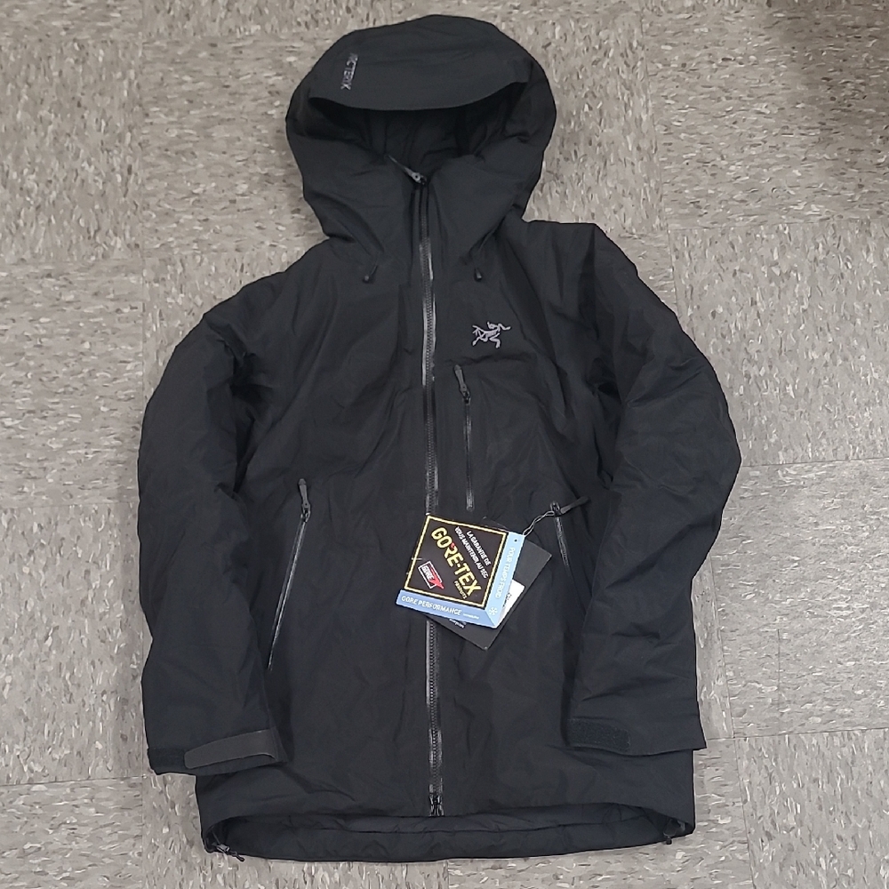 Arc'teryx Beta Insulated Jacket Women's- Black, Small - Season 2022